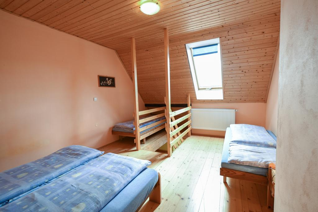 Gazdovsky Dvor "U Tlaciarov" Liptovský Trnovec Buitenkant foto